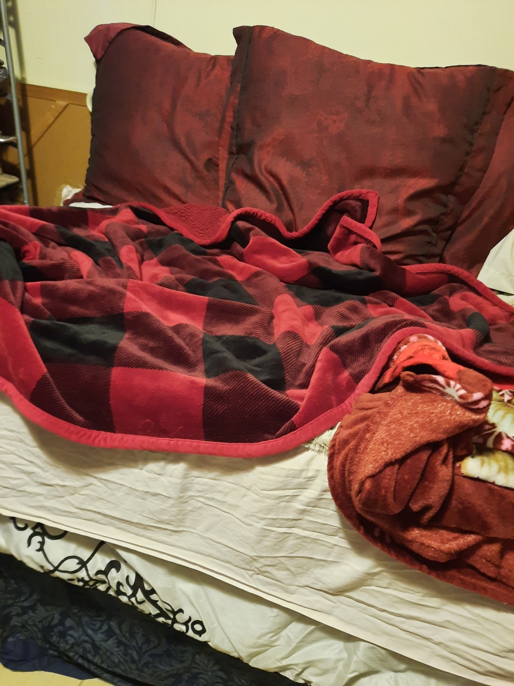 Plush Red and Black Buffalo Plaid Throw Blanket - Home Bedding 72" X 48" Sale!